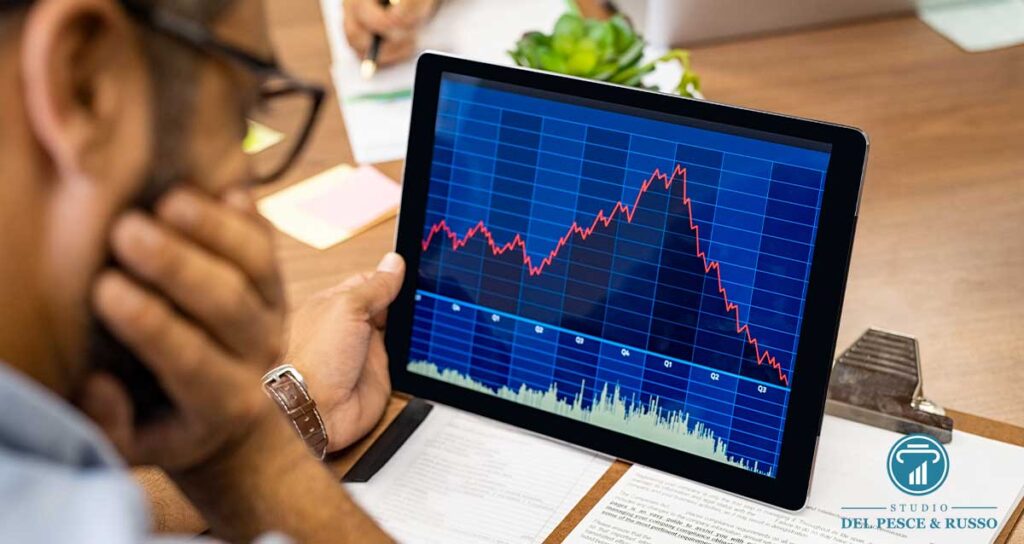 Investitori che guarda il grafico di azioni in borsa