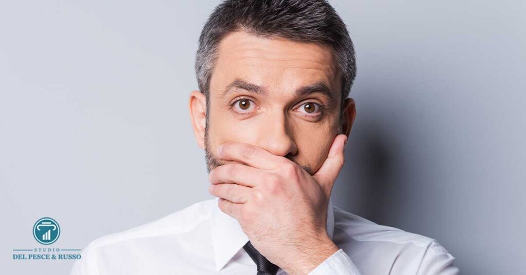 uomo dubbioso